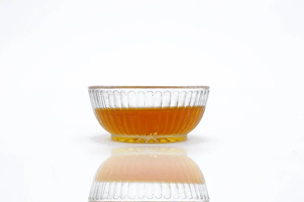 Roher Bio Honig Oder Nektar Einer Transparenten Glasschale Zusammen Mit — Stockfoto