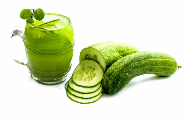 Vaso Batido Pepino Con Pepinos Aislados Blanco —  Fotos de Stock