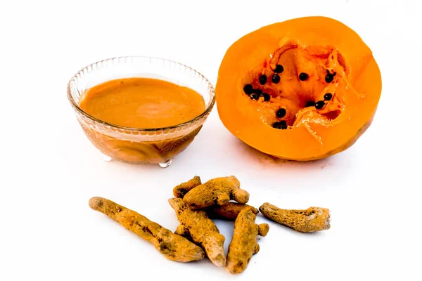 Papaya Face Mask Ubtan Isolated White Pieces Ripe Papaya Turmeric — Stock Photo, Image