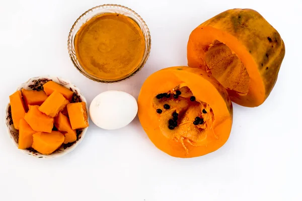 Papaya Face Mask Isolated White Papaya Pieces Well Mixed Egg — Stock Photo, Image