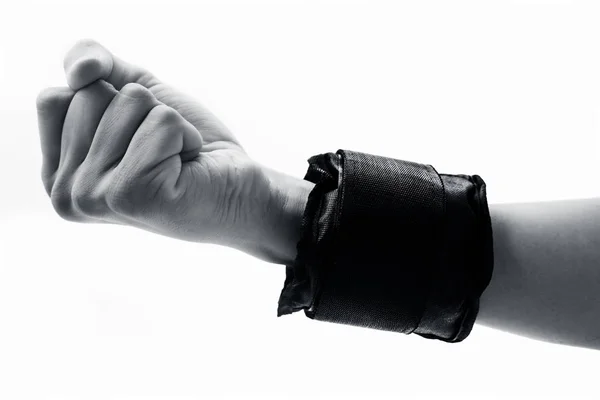 Close Mão Humana Vestindo Peso Pulso Cor Preta Sua Mão — Fotografia de Stock