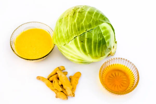 Cabbage Face Mask Isolated White Consisting Cabbage Juice Well Mixed — Stock Photo, Image