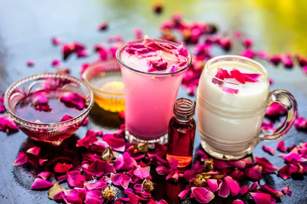 Populaire Ramazan Drankje Dwz Rose Falooda Rose Shake Een Transparant — Stockfoto