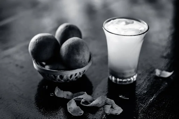 Bebida Ramadã Bebida Ramazan Também Uma Bebida Verão Superfície Madeira — Fotografia de Stock