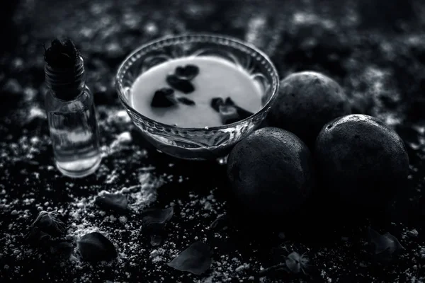 Remédio Perfeito Para Pés Secos Superfície Madeira Seja Polpa Chikoo — Fotografia de Stock