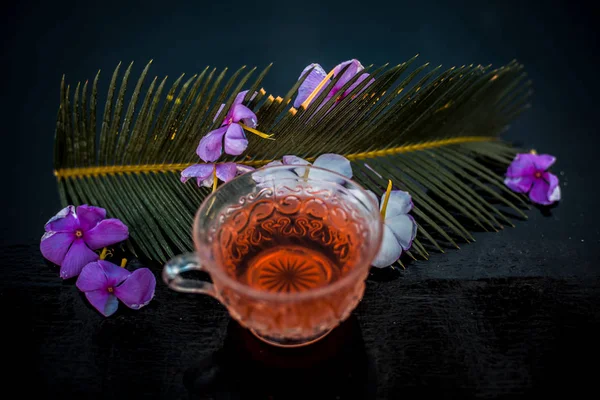 Thé Bénéfique Floral Détoxifiant Romarin Dans Une Tasse Verre Transparent — Photo