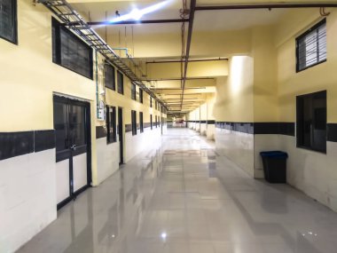 Hastane veya orta sınıf bir otel den oluşan temiz ve temiz hijyenik bina lobisi.