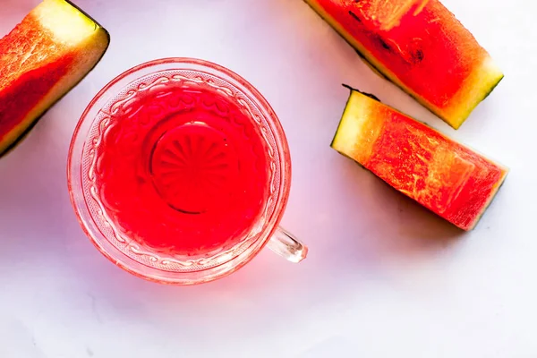 Rodajas Sandía Fresca Con Jugo Taza Vidrio —  Fotos de Stock