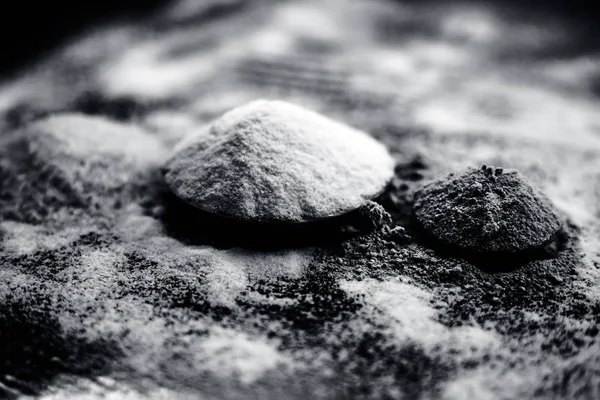 Máscara Facial Para Pele Brilhante Superfície Madeira Consistindo Farinha Arroz — Fotografia de Stock