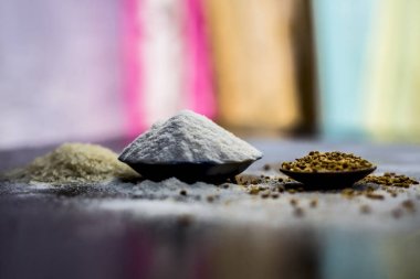 Ahşap yüzeyde pirinç un suyu ve çemen tohum tozu saç büyüme çare.