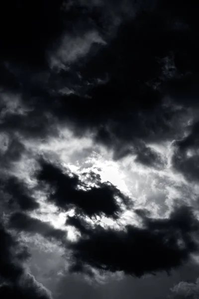 Panoramatický Pohled Dramatické Načechrané Svíce Šedé Mraky Obloze — Stock fotografie