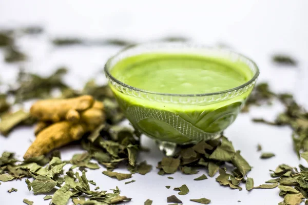 Indian Lilac Face Mask Neem Leaves Paste Turmeric Powder Bowl — Stock Photo, Image