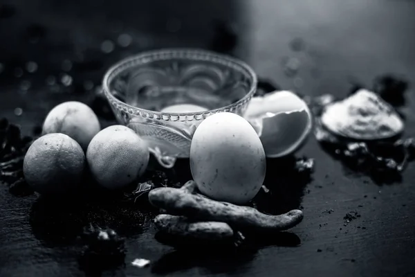 Лимони Сира Куркума Яйцем Скляній Мисці Разом Цілими Сирими Інгредієнтами — стокове фото