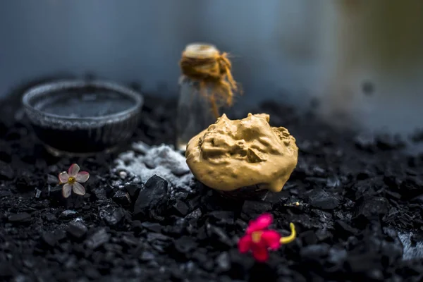 Tigelas Com Ingredientes Para Máscara Carvão Ativado Com Bicarbonato Sódio — Fotografia de Stock