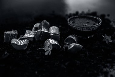 aktif kömür ve saçınızı deodorize etmek ve deodorize etmek için bazı aloe vera jel oluşan cam kase aloe vera jel saç maskesi için malzemeler 