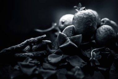 Taze kesilmiş egzotik meyve, yakın çekim.