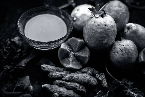 Guava Neem Indische Lila Bladeren Kurkuma Poeder Goed Gemengd Een — Stockfoto