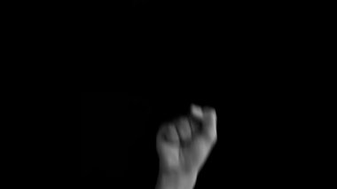 Siyah Yukarı Gelen ve Asl F Alfabesi İşareti Gösteren Kafkas Beyaz İzni İnsan Eli Close Up Shot (Amerikan İşaret Dili).