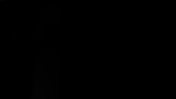Mano Humana Blanco Caucásico Aislada Sobre Negro Subiendo Mostrando Alfabeto — Vídeos de Stock