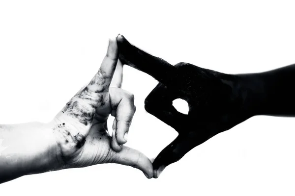 Белые Черные Руки Вместе Белом — стоковое фото