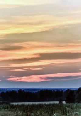 Bir güneş ışıkları. Sabah erken, summe