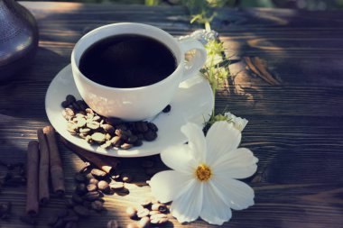 Kahve içmek için. Hoş ve güzel kokulu taze. Rahatlamak için içki