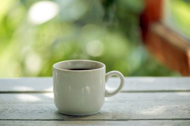 Kahve içmek için. Hoş ve güzel kokulu taze. Rahatlamak için içki