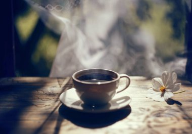 Kahve içmek için. Hoş ve güzel kokulu taze. Rahatlamak için içki