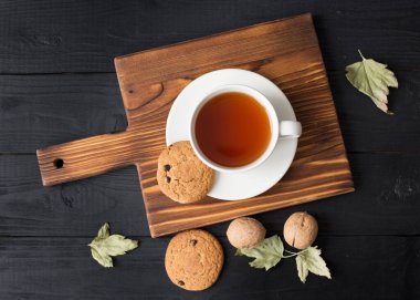 Kahvaltıda. Çay içeriz, kahve içeriz. Harika görünüyor. Lezzetli çay. Durgun hayat.