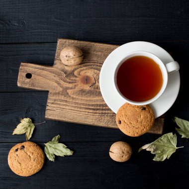 Kahvaltıda. Çay içeriz, kahve içeriz. Harika görünüyor. Lezzetli çay. Durgun hayat.