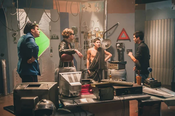 Sahne. Film ekibi takım stüdyo çekim film sahnesinde. Grup sinema seti