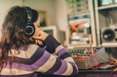 Sahne. Film ekibi Studio film montajı için. Analog ve dijital video düzenleme