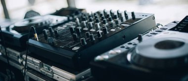 Dijital Dj Cd çalar ve karıştırıcı disk jokey için Kapat