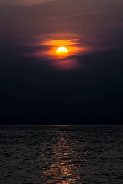 Vacker Tropisk Solnedgång Stranden Vid Andamansjön Koh Tao Thailand — Stockfoto