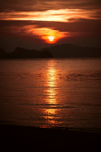 Kaunis Trooppinen Auringonlasku Rannalla Andaman Merellä Koh Tao Thaimaa — kuvapankkivalokuva