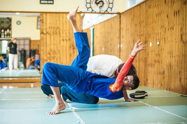 Belgrade Serbia October 2018 Kapap Instructor Demonstrates Grappling Throwing Techniques — Stock Photo, Image