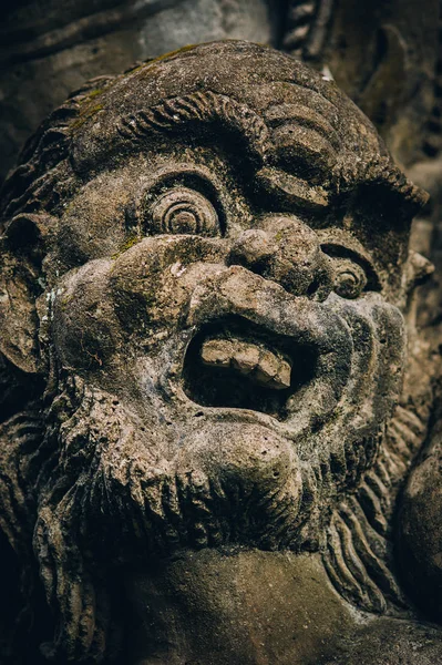 Retrato Primer Plano Forma Arte Escultórico Tradicional Piedra Incorporada Los —  Fotos de Stock