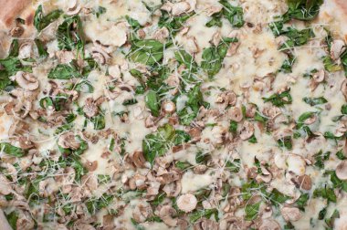 Yakın çekim tam kare çekim güzel mantar pizza. Lezzetli İtalyan Lokanta. Üstten görünüm