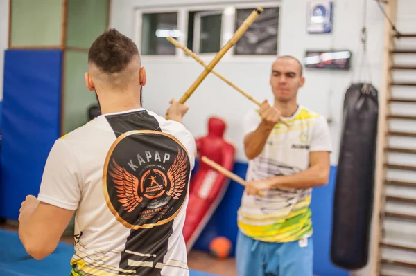 普罗夫迪夫 保加利亚 2018年12月 卡普学生在阿维 纳迪亚 卡帕普自卫研讨会上练习棒格斗技术训练 — 图库照片