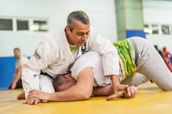 Kapap Krav Maga instructor Avi Nardia demonstrates escrima stick-fighting –  Stock Editorial Photo © guruxox #315081816