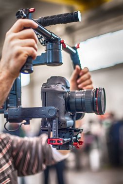 Yapma video Makine Fabrikası'nda stadicam, kullanarak videoları çekiyor. Yakın çekim