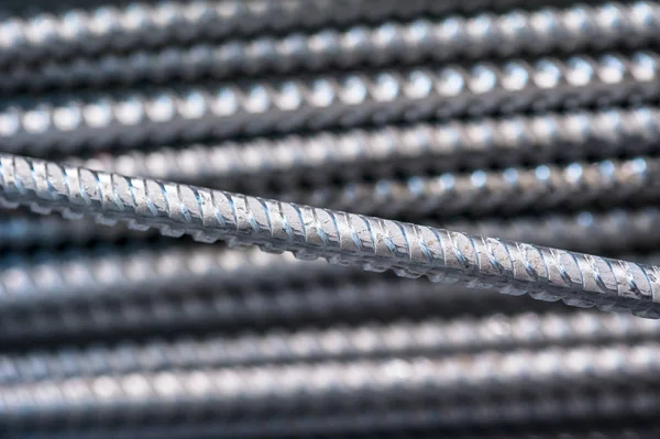 铠装电缆用铝线的织构 抽象背景 选择性聚焦 — 图库照片