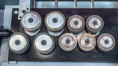 Ayrıntı görünümü mekanik fındık taşıma sisteminin endüstriyel fabrika kadar kapatın