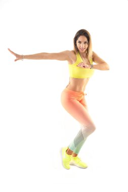 Zumba dans eğitmeni spor aerobik egzersizleri yapıyor. Mo!