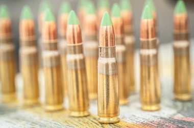 Masada tüfek makineli tüfek için mühimmat ön görünümü