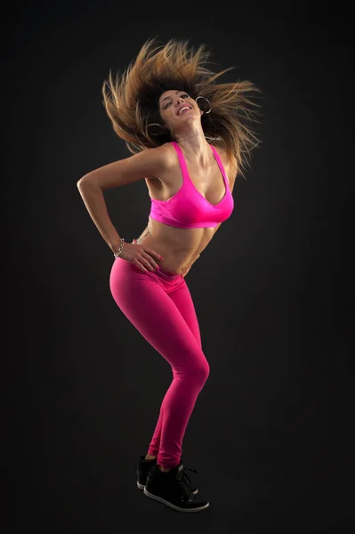 Zumba dans fitness instruktör gör sport aerobic övningar. Mo — Stockfoto