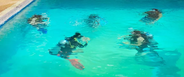 Scuba diving class in pool. Ban���s diving resort-CDC center