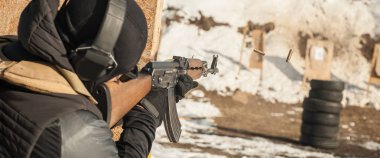 Özel kuvvetler askeri, tüfek makineli tüfek çekim