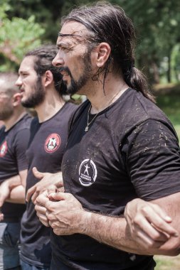 Uluslararası öğrencilerin büyük bir grup sert mukavemet enerji eğitimi var