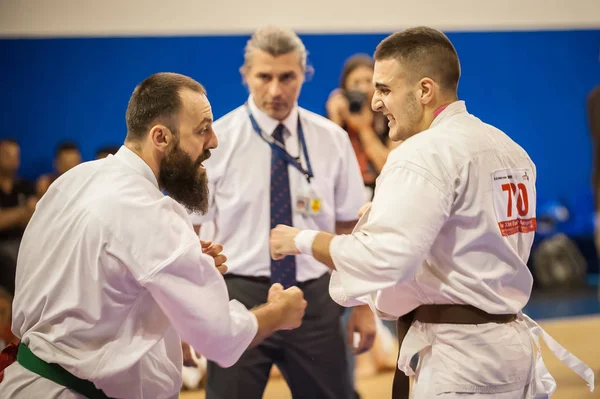 Competição Internacional de Karatê Adulto Kyokushin Luta no Torneio de Troféus de Belgrado — Fotografia de Stock